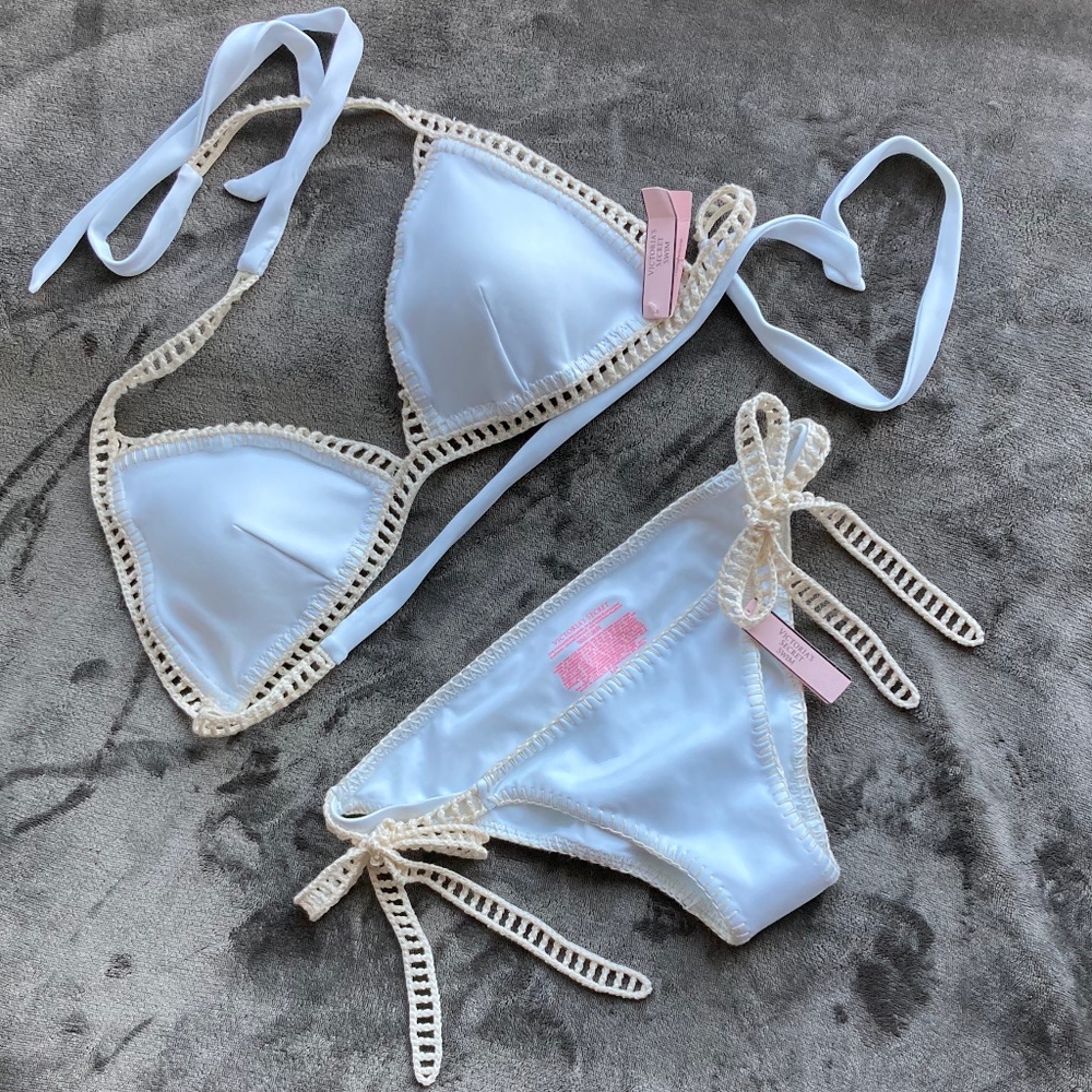 VICTORIA’S SECRET White Bikini